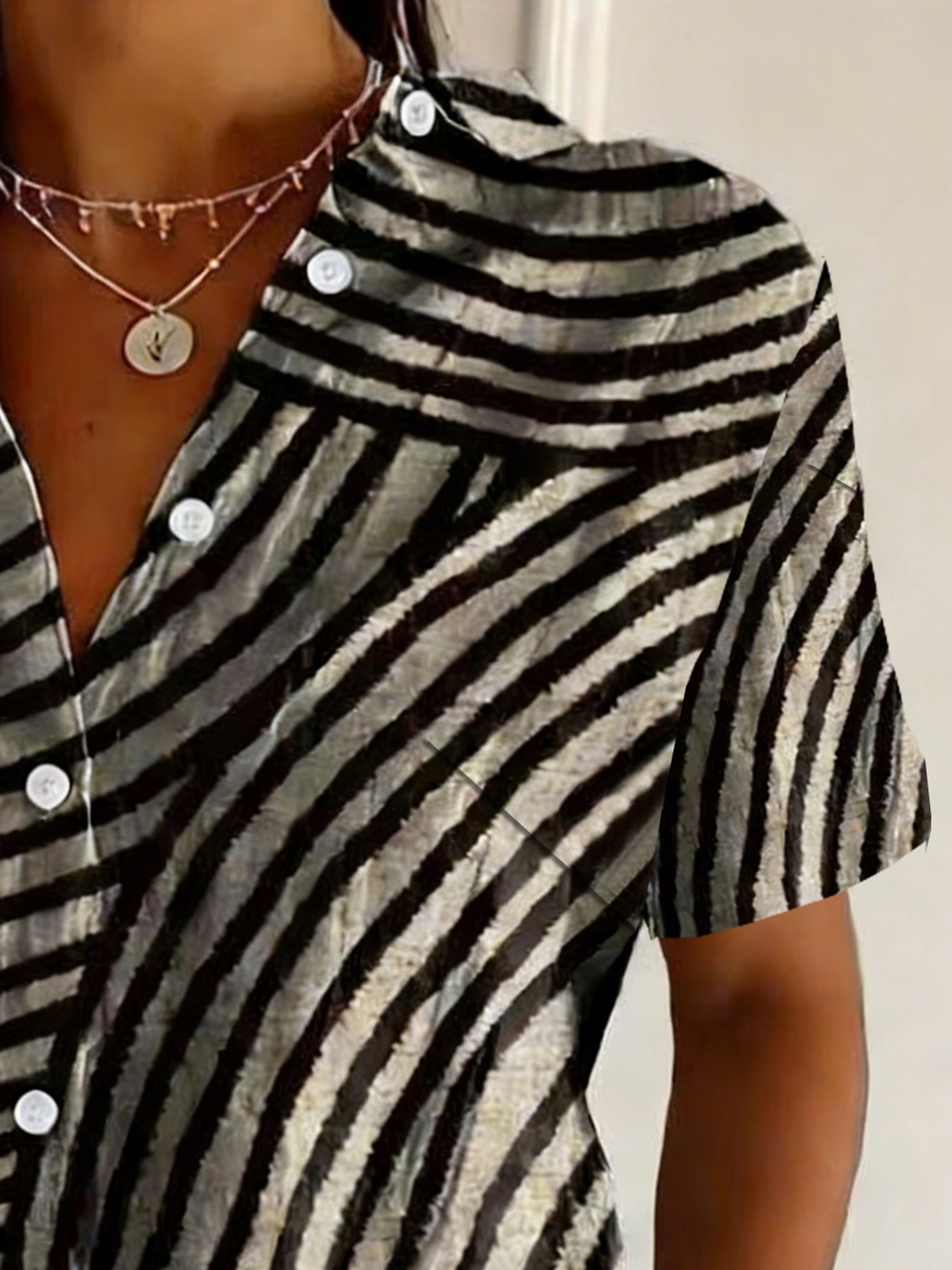 omen’s Abstract Wavy Stripe Short Sleeve Button Down Shirts, Loose Lapel Collar Polyester Casual Blouse, Irregular Line Print Summer Vacation Tops