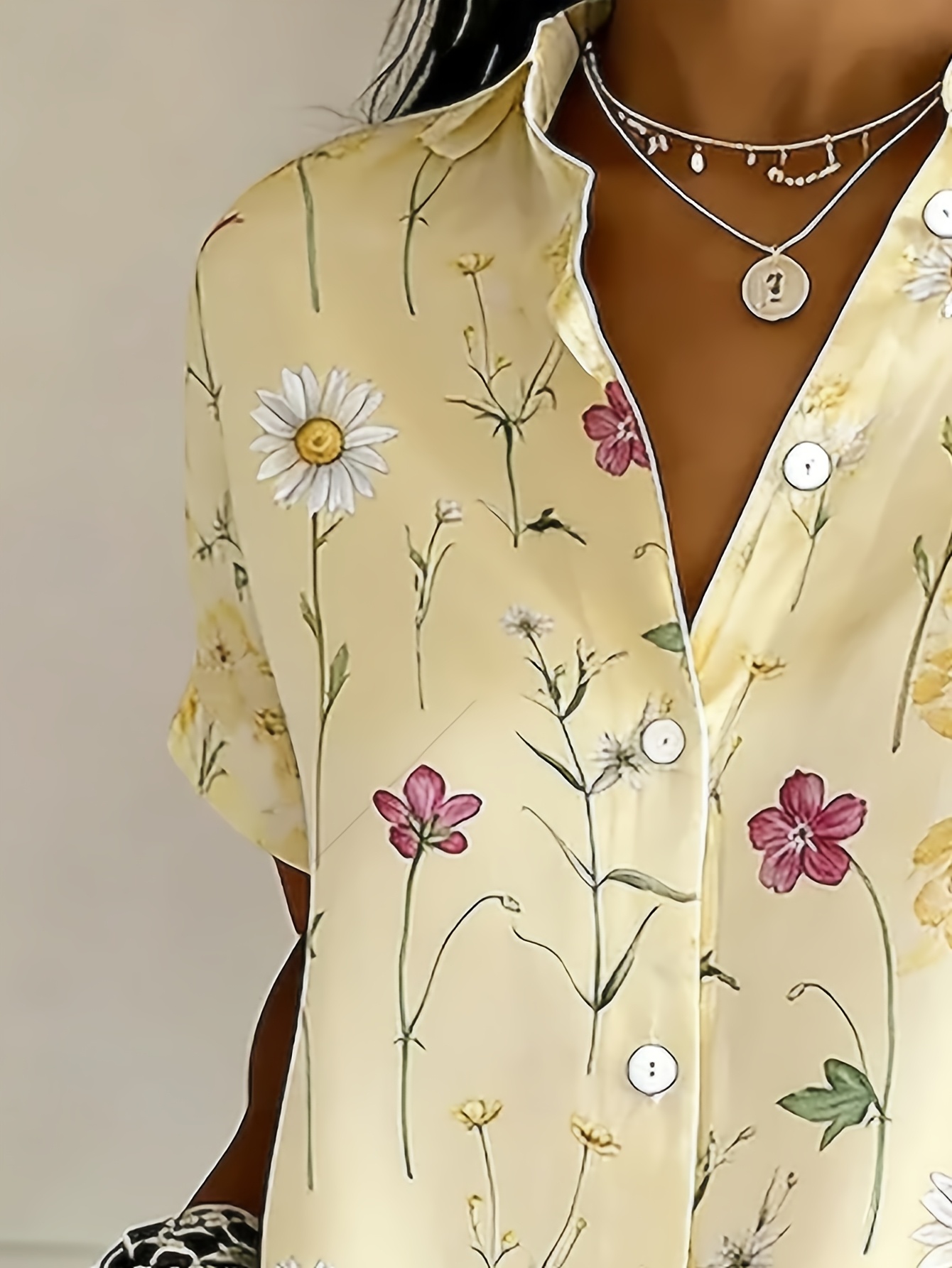 Women's Floral Print Short Sleeve Button Down Shirts, Lightweight Polyester Collared Pocket Blouses Casual Summer Loose Fit Tops