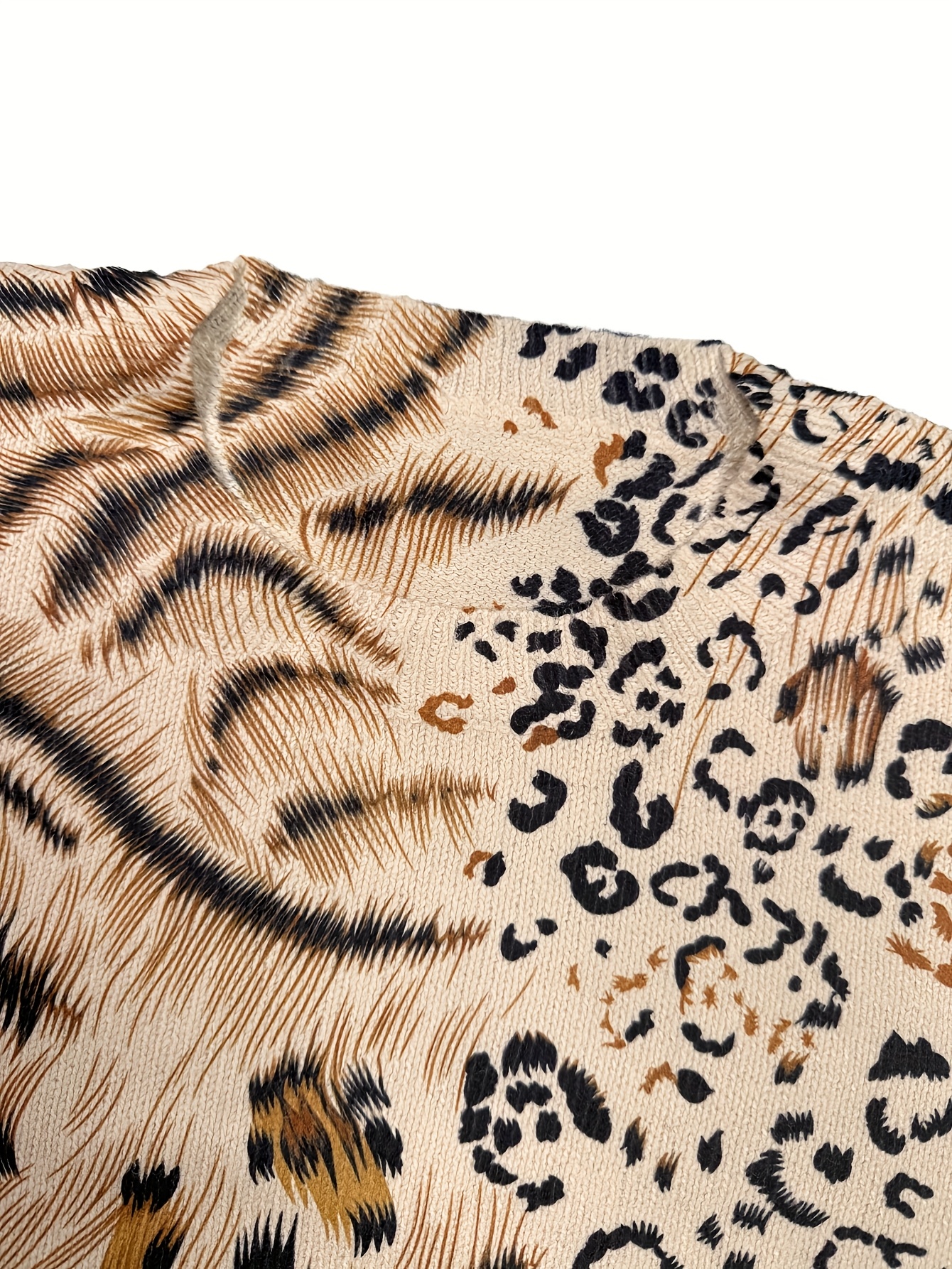 Women's Animal Print Sweater Long Sleeve Knit Top Casual Loose Fit Crew Neck Pullover Shirt Fall Winter Fashion