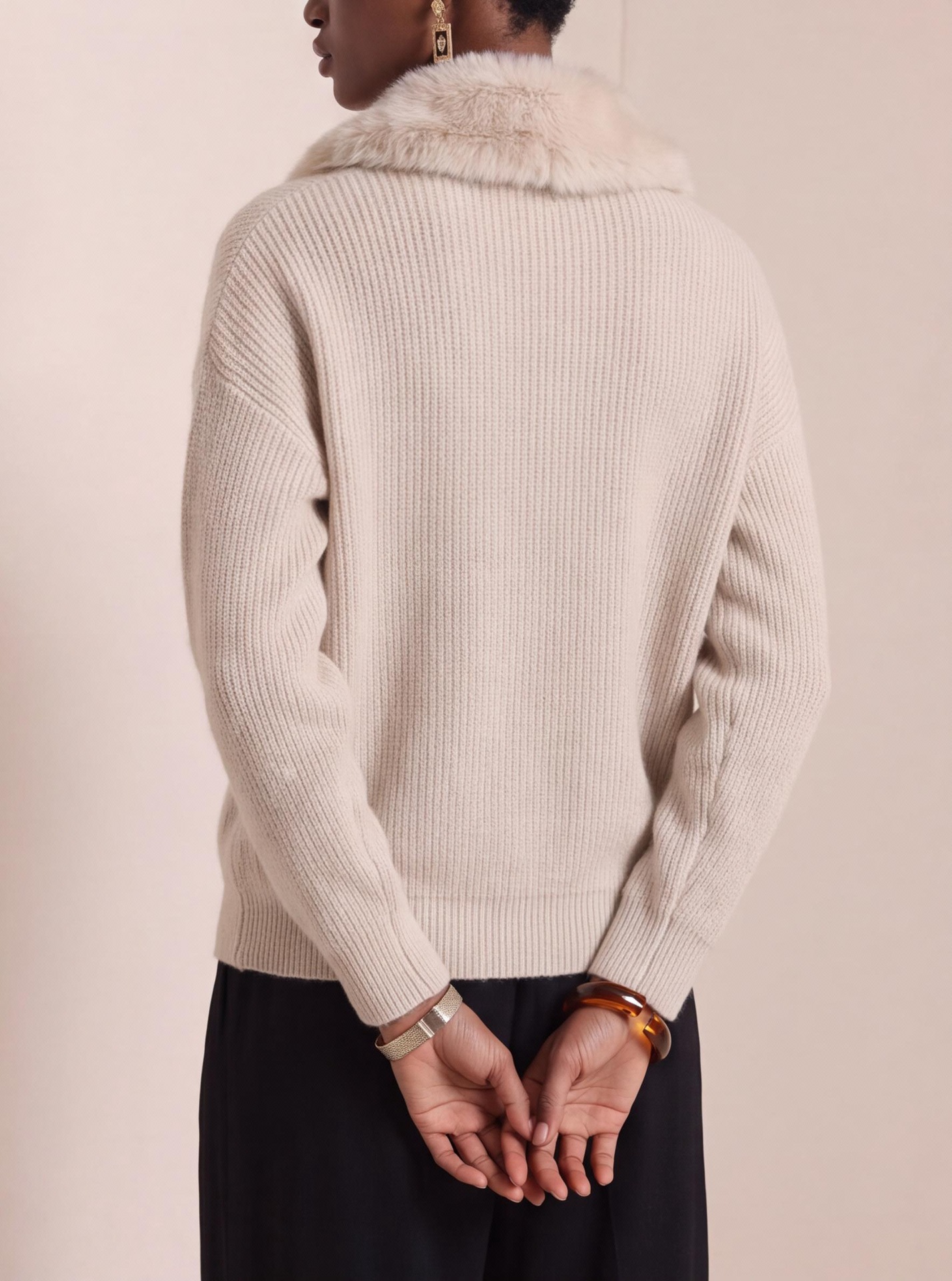 Women's Button Down Knit Cardigan Sweater with Faux Fur Collar, Long Sleeve Open Front Winter Sweater Jacket with Front Pockets, Casual Cozy Tops