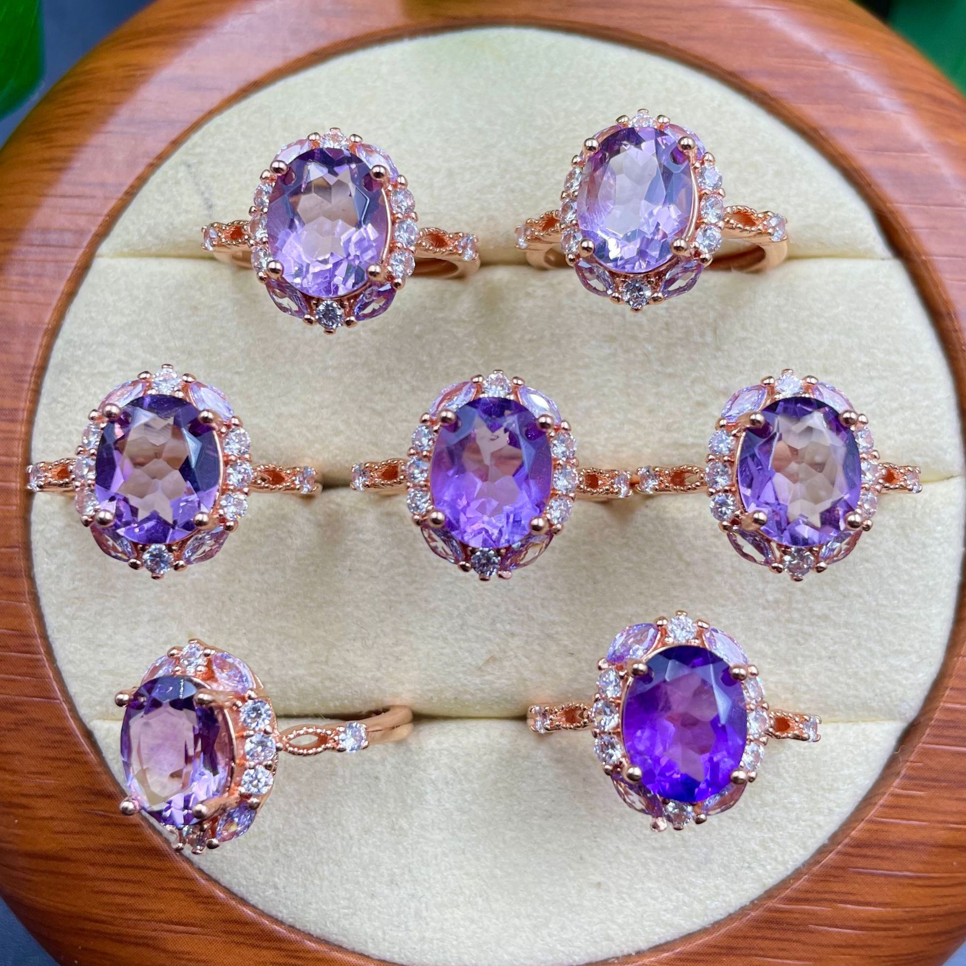 Oval Natural Amethyst Halo Ring for Women, Copper Base Rose Gold Plated Band with 8*10MM Faceted Purple Gemstone, Purple & Clear Cubic Zirconia Hollow Filigree Luxury Cocktail Statement Jewelry Gift for Birthday Wedding Anniversary