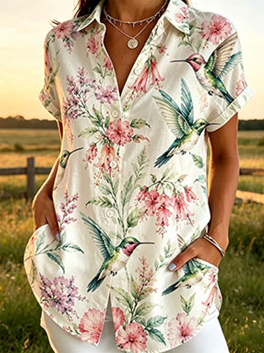 Women’s Short Sleeve Button Down Shirt, Lightweight Polyester Hummingbird Floral Print Collared Casual Blouse with Pockets for Summer Vacation