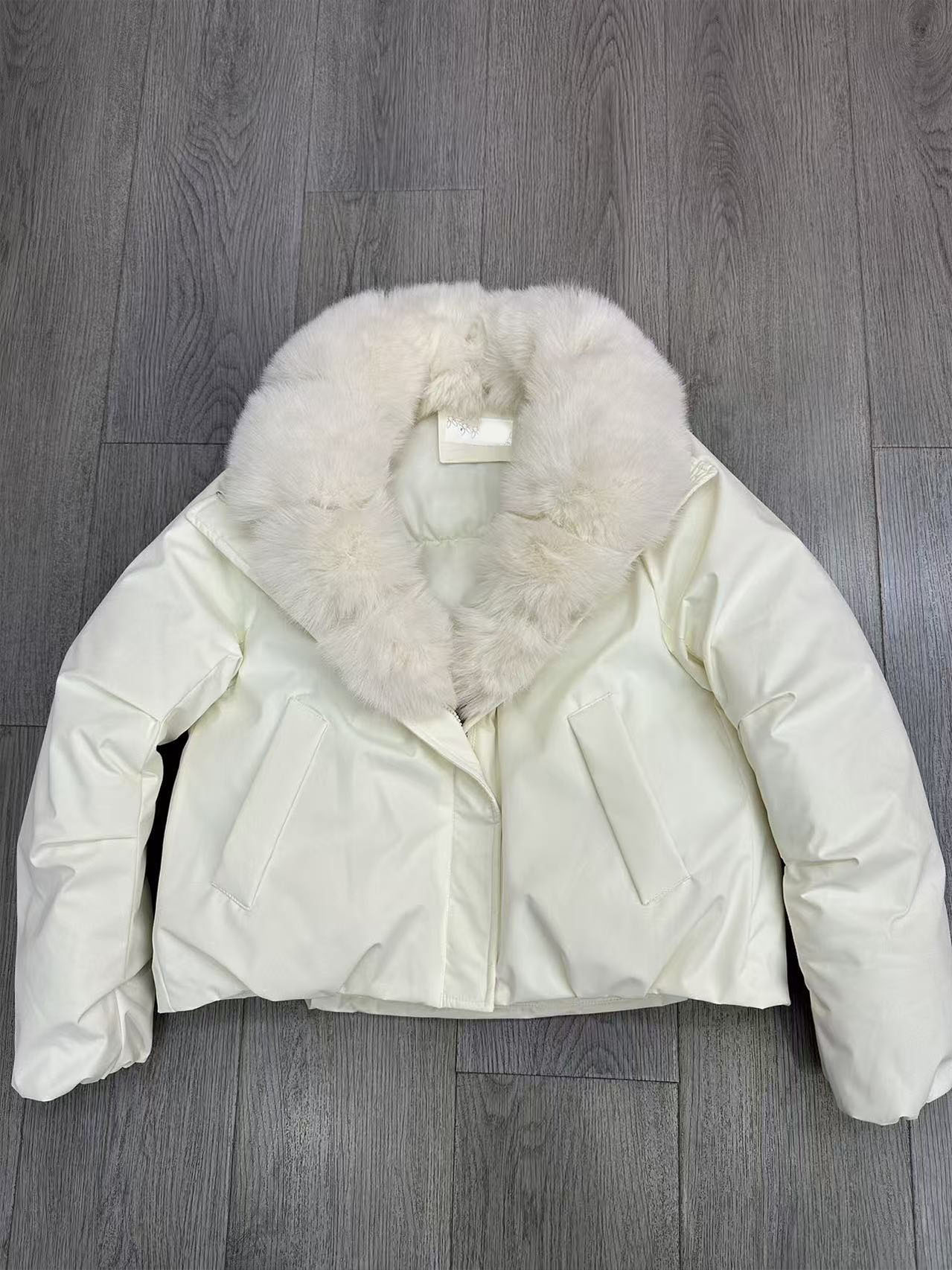 Women's Winter Puffer Jacket with Faux Fur Collar, Polyester Quilted Coat, Warm Short Parka Outerwear, Elegant Casual Winter Jacket for Women
