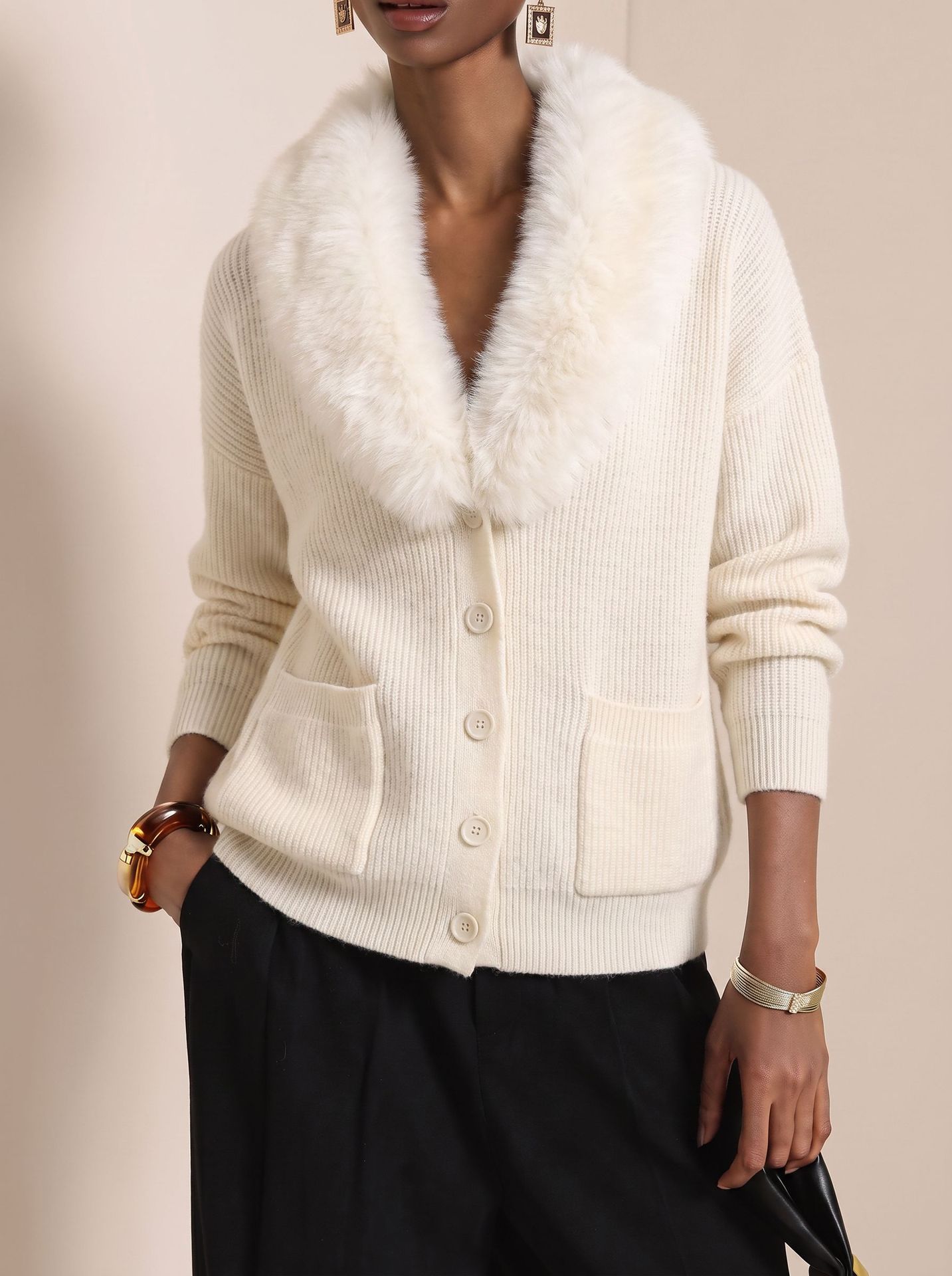 Women's Button Down Knit Cardigan Sweater with Faux Fur Collar, Long Sleeve Open Front Winter Sweater Jacket with Front Pockets, Casual Cozy Tops