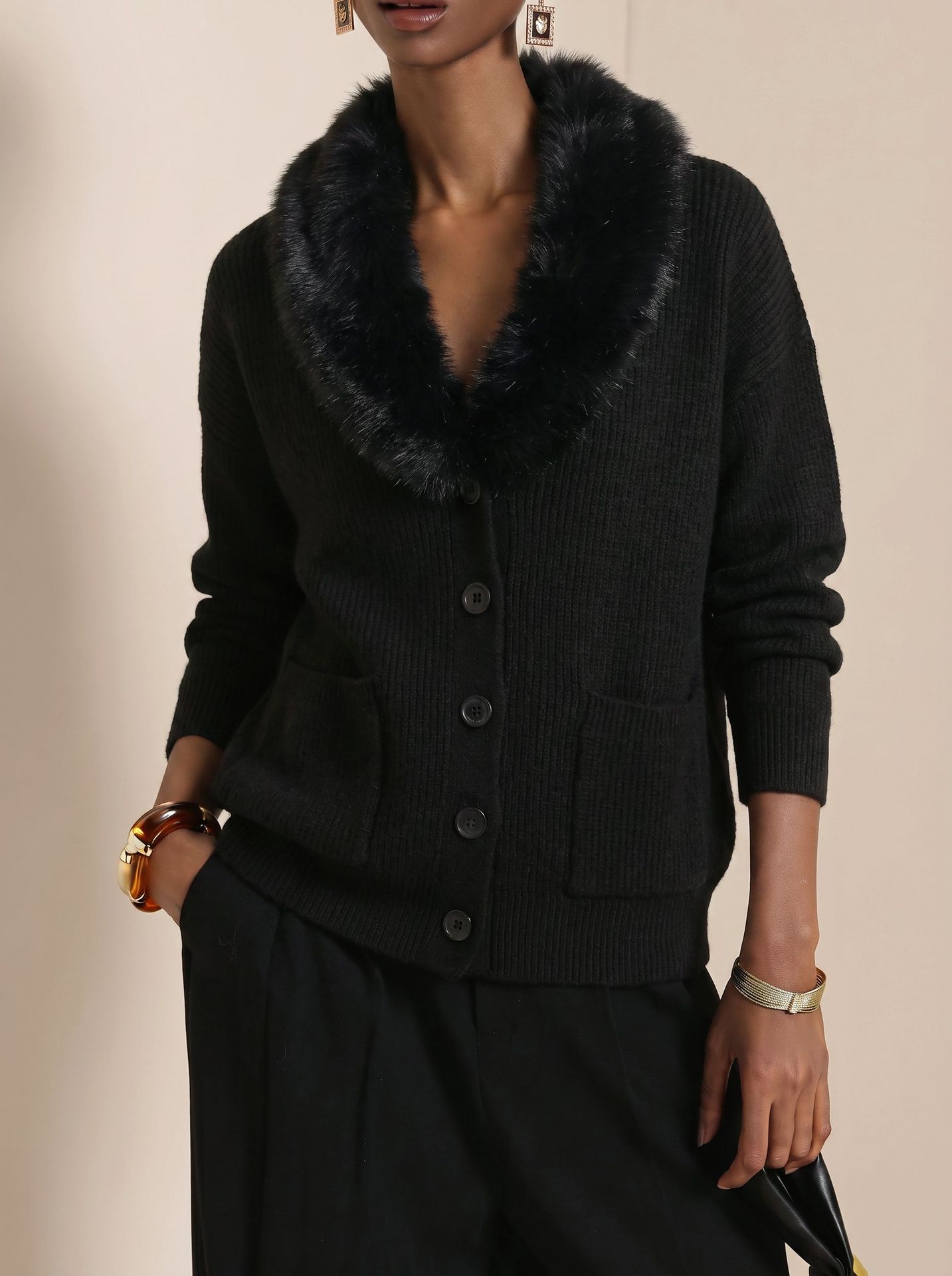 Women's Button Down Knit Cardigan Sweater with Faux Fur Collar, Long Sleeve Open Front Winter Sweater Jacket with Front Pockets, Casual Cozy Tops