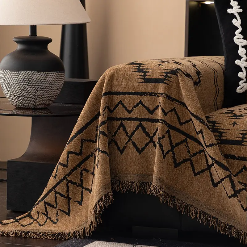 Moroccan Style Chenille Sofa Blanket, Chic Moroccan Pattern, Easy to Clean, Durable & Anti-Scratch, Suitable for Home & Pet Owners, All-Season Use, Washable Sofa Slipcover, Decorative Sofa Protector