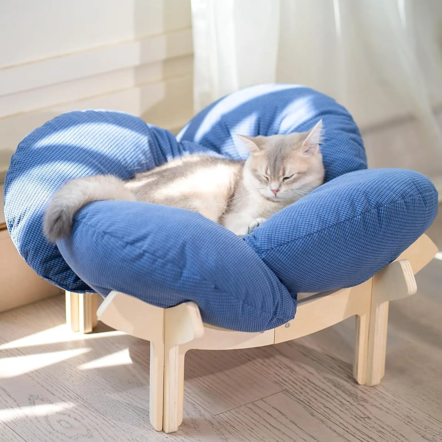 Wood‑Frame Elevated Cat Lounge Bed, Fluffy‑Cushion Indoor Pet Sofa for Cats and Puppies, White