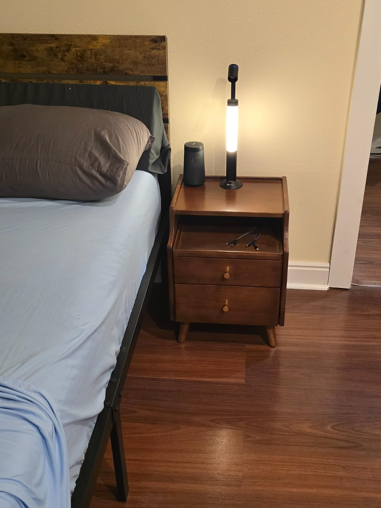 Solid Wood Modern Nightstand - No MDF, Storage Organizer, Space-Saving Furniture for Small Spaces, Bedroom Bedside Table with Drawers Nightstand For Bedroom Bedroom Nightstands