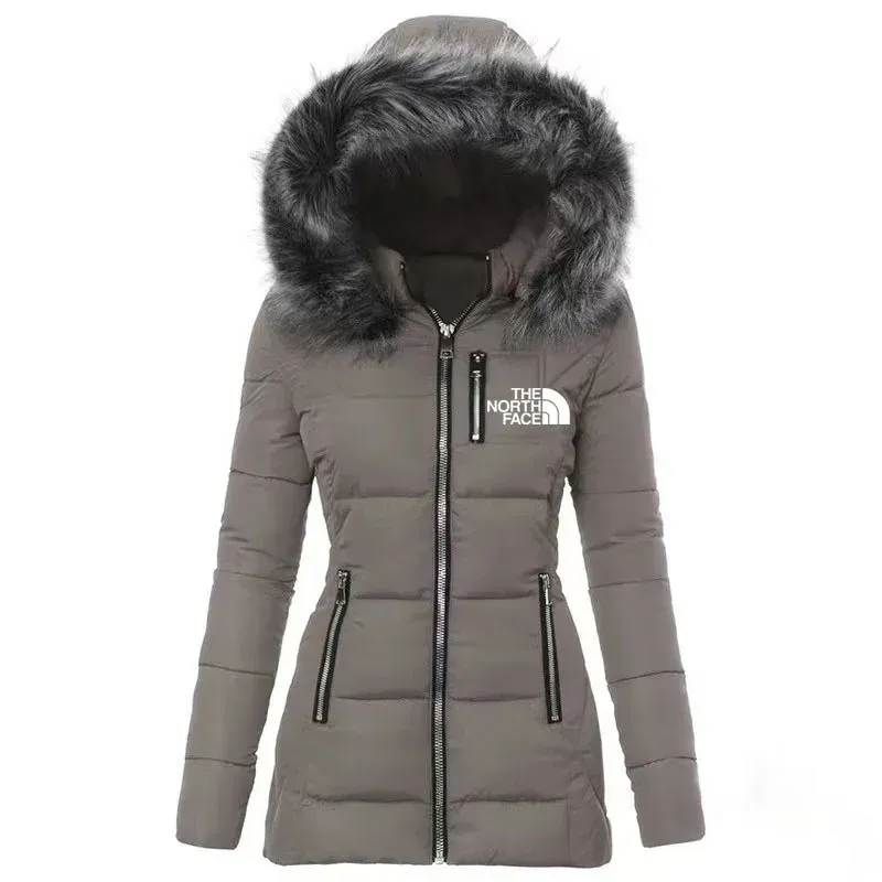 Nueva chaqueta de plumas de lujo para mujer.