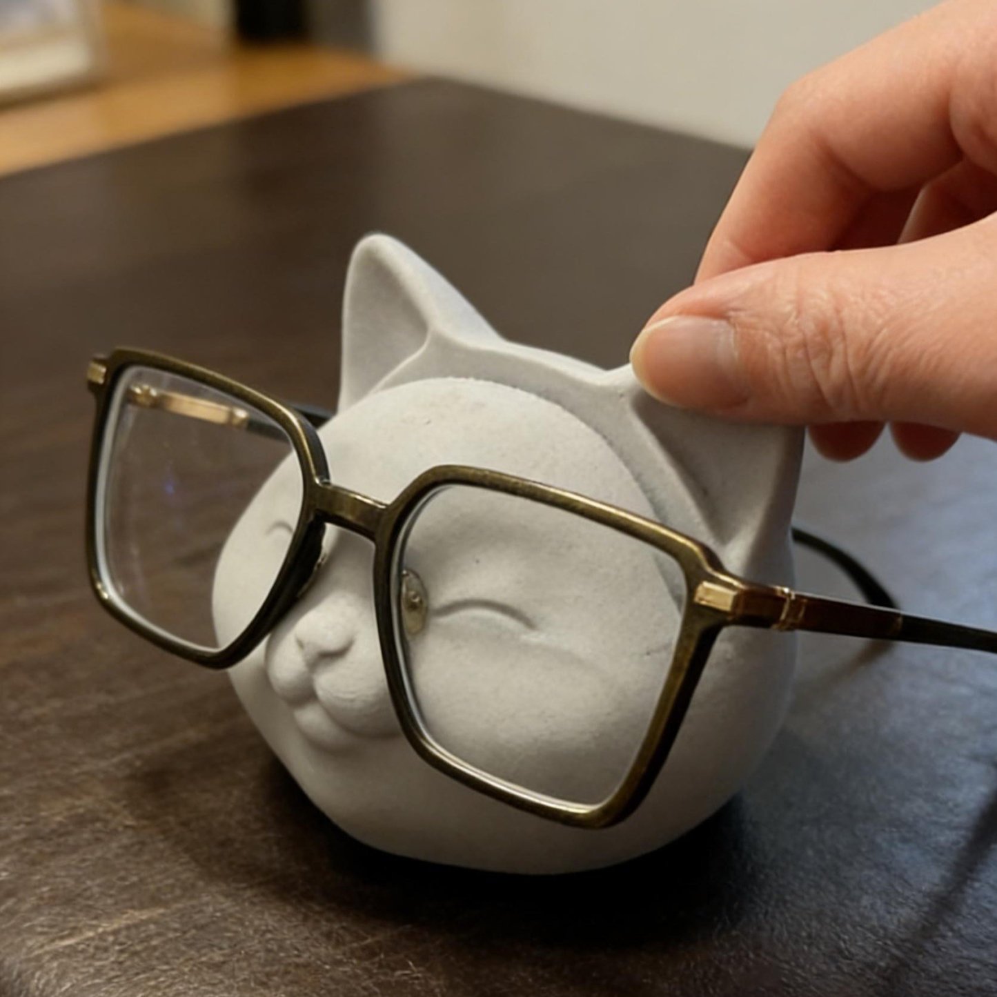 🐱 Cat-Shaped Eyeglass Holder — Cute & Functional Desk Accessory