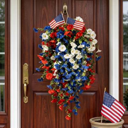 ✨Patriotic hanging flower baskets celebrate the 250th anniversary of the founding of the United States