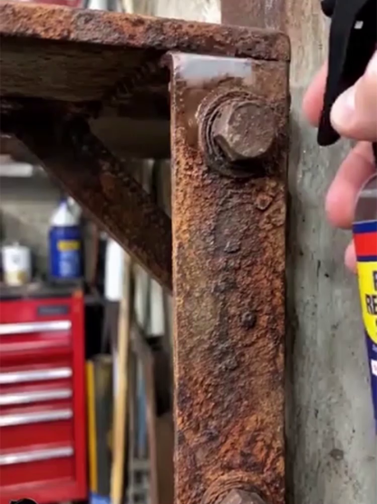 Professzionális Rozsdaeltávolító és Csavarlazító Spray - 3 Másodperc Alatt Hat (🎁 1+1 Ingyen / 3+3 Akció)