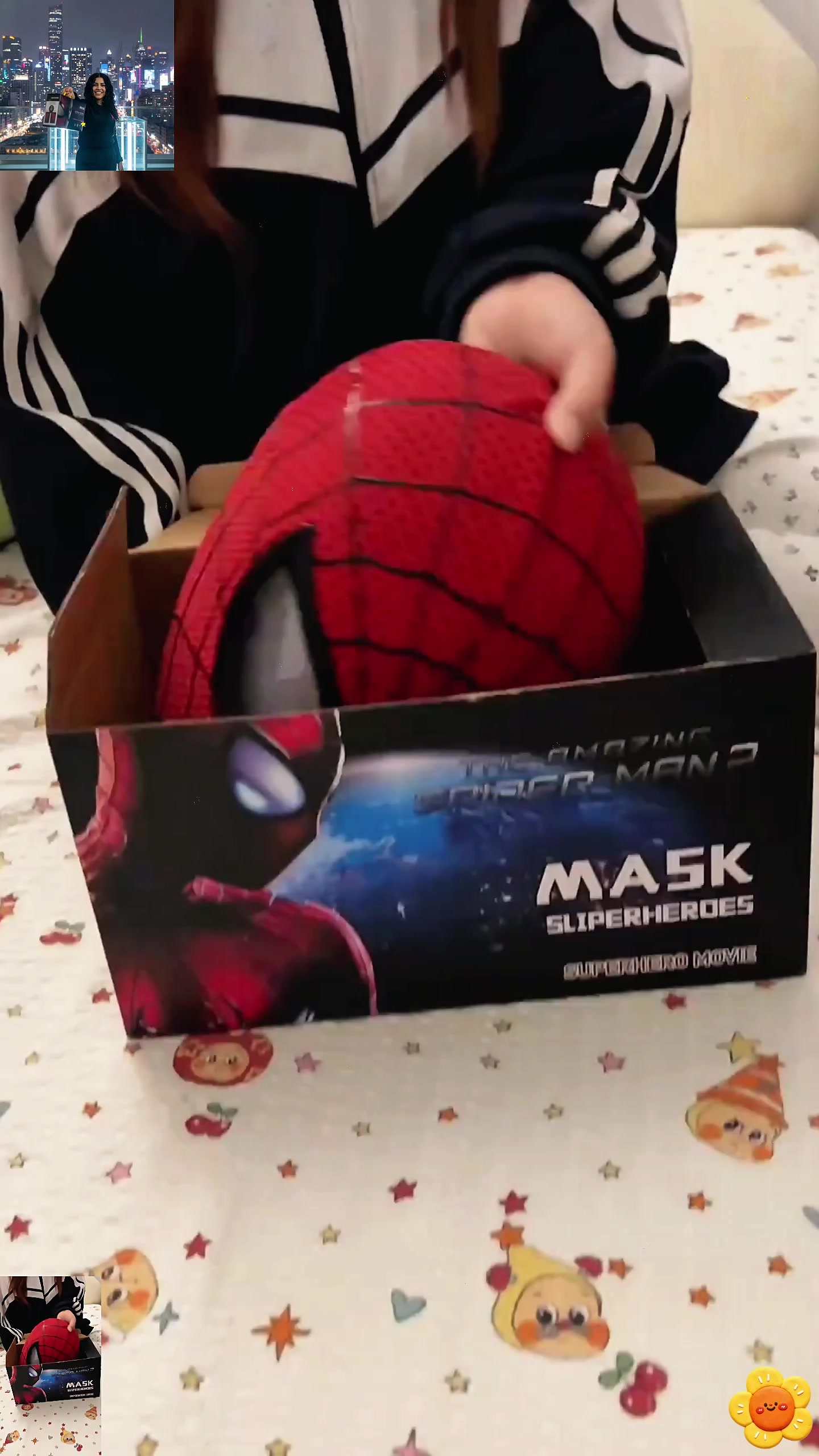 CAJA CON MÁSCARA DE IDENTIDAD SORPRESA SIN LUZ para Fiestas Temáticas y Reuniones Sorprendente en Rojo Negro y Rojo con Negro