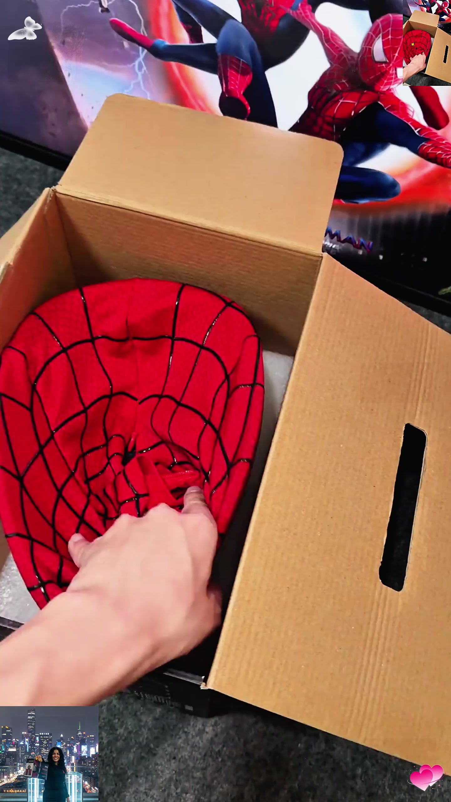 CAJA CON MÁSCARA DE IDENTIDAD SORPRESA SIN LUZ para Fiestas Temáticas y Reuniones Sorprendente en Rojo Negro y Rojo con Negro