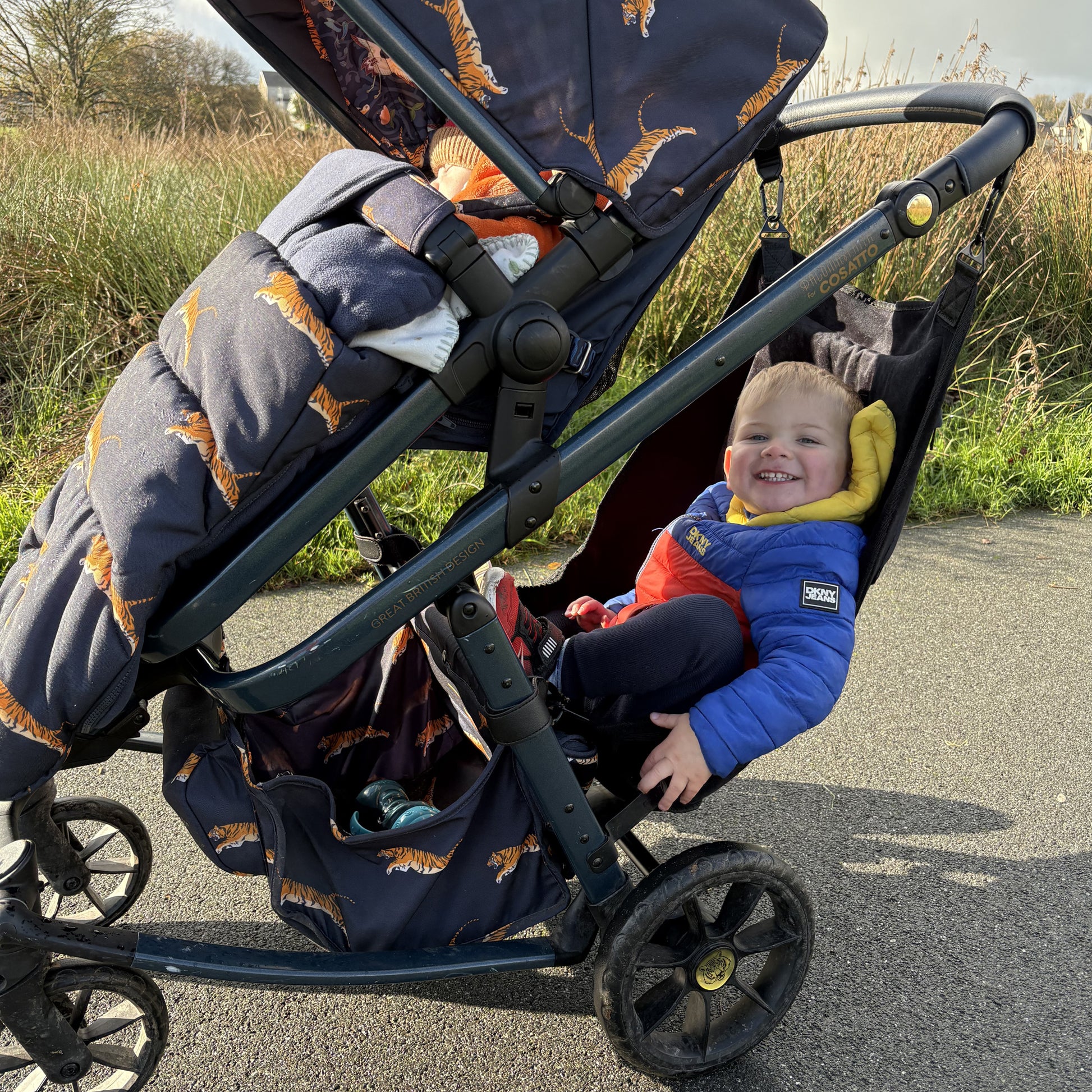 Asiento adicional inteligente diseñado específicamente para su segundo hijo.