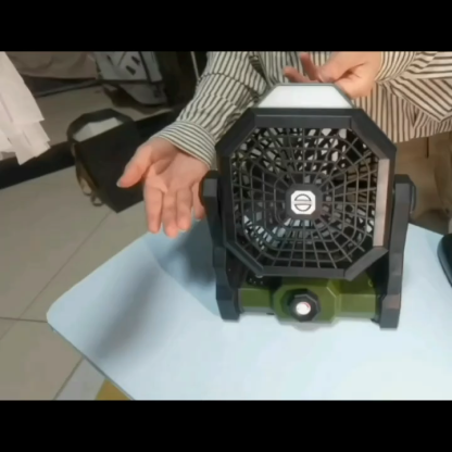 Ventilador recargable para camping, portátil y alimentado por batería de 20.000 mAh, con luz LED y gancho; cuenta con 4 velocidades y cabezal ajustable 270°. Ideal para tiendas de campaña, viajes, coche, uso en interiores y exteriores, barbacoas, pesca y 