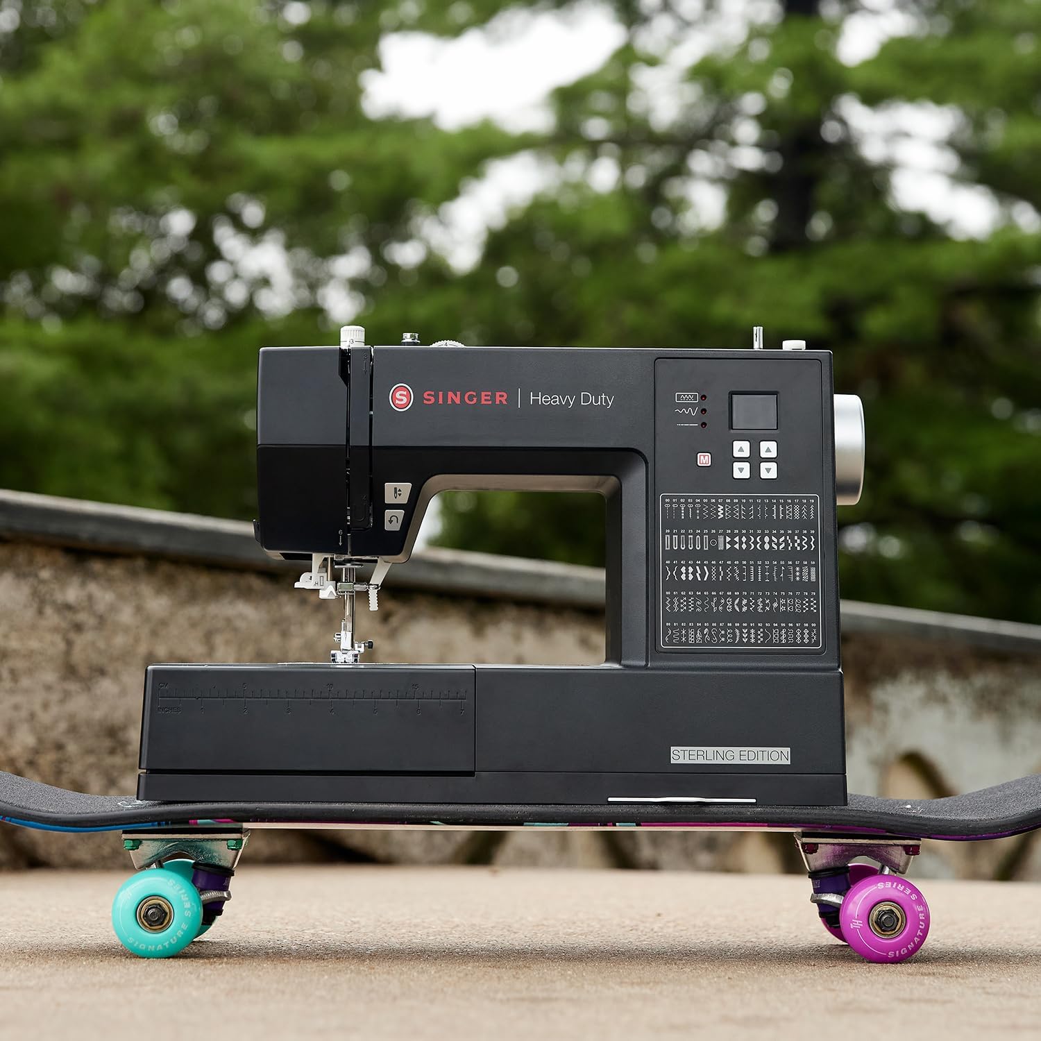 SINGER Máquina de coser de ley 6600C resistente con kit de accesorios, motor fuerte con potencia de perforación mejorada, aplicaciones de 215 puntadas, marco de metal completo, visualización LCD y