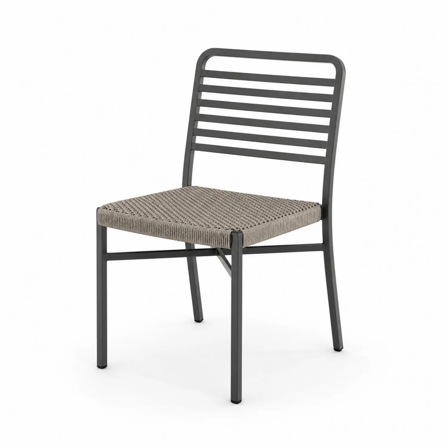 Silla de jardín con estructura de metal y asiento de cuerda sintética