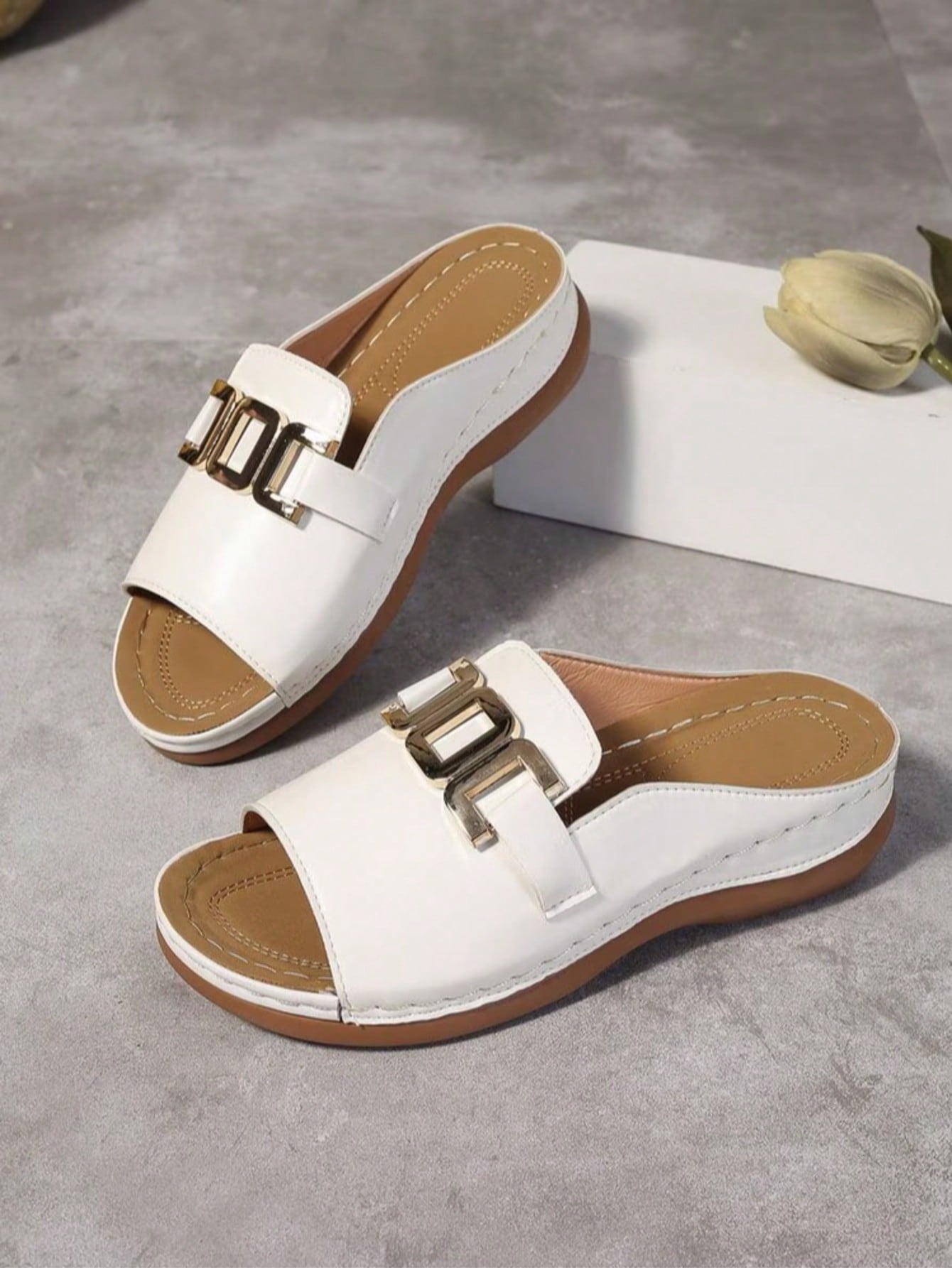 Women's Solid Color Wedge Sandals With Metal Chain Design,Open-Toe Platform Sandals,Outdoor Flat Sandals For Summer,Versatile Beach Shoes,Sandal Women