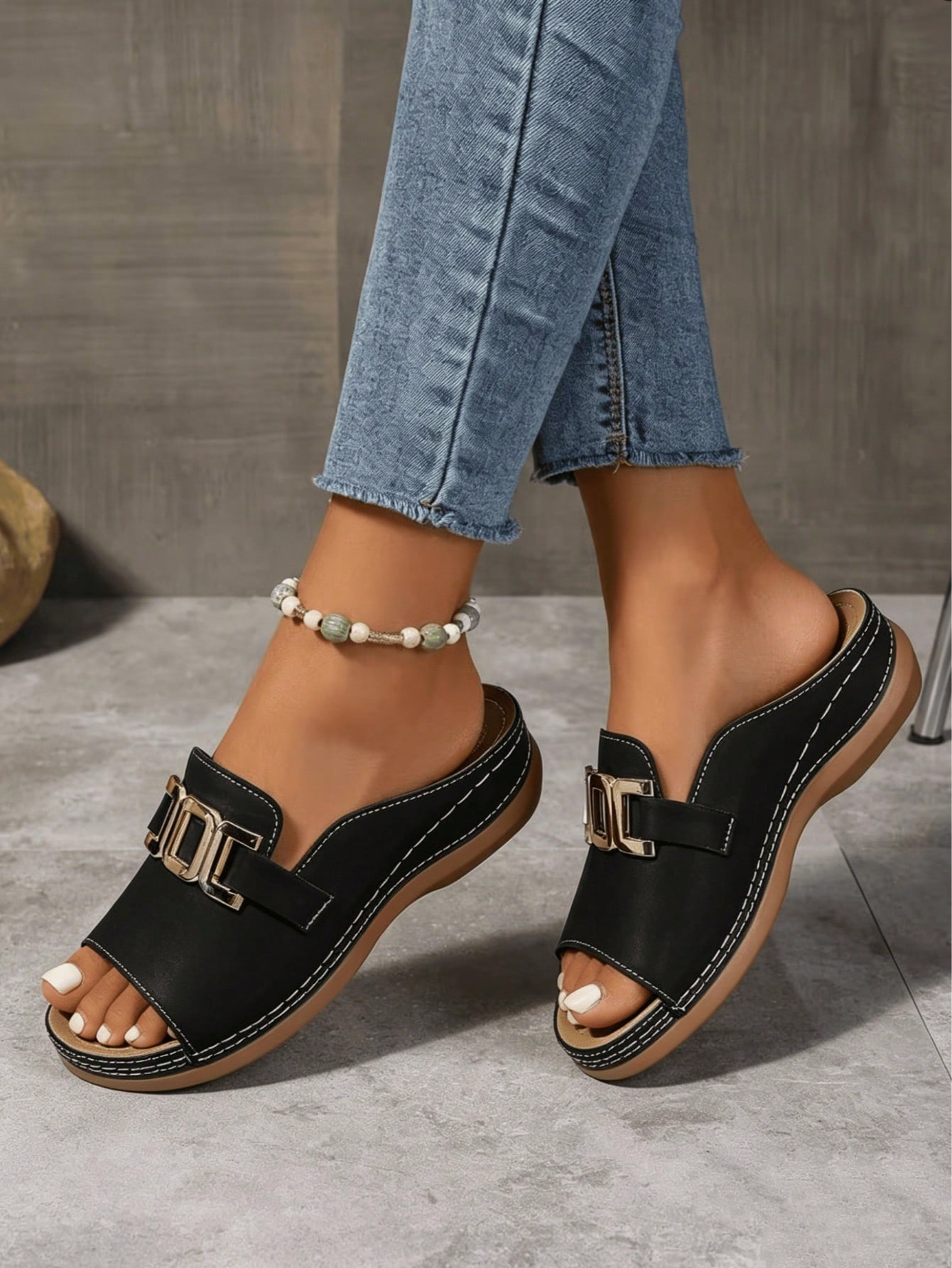 Women's Solid Color Wedge Sandals With Metal Chain Design,Open-Toe Platform Sandals,Outdoor Flat Sandals For Summer,Versatile Beach Shoes,Sandal Women