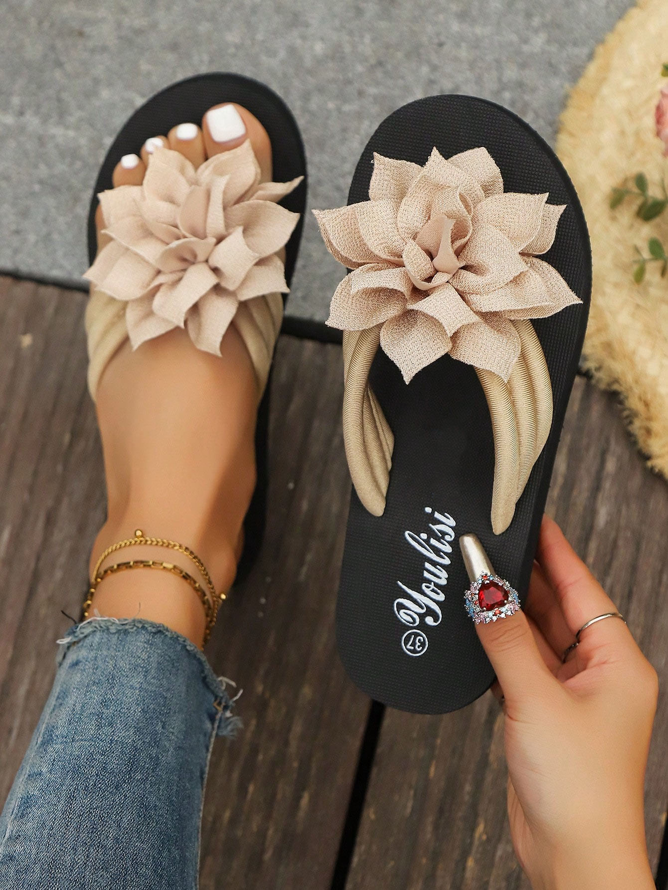Women's Flip Flops, European And American Style, Fashionable, Comfortable, Lightweight, Beach Sandals, Casual Floral Slippers For Home