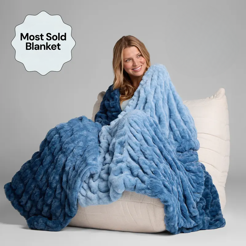 Oversized Plush Blanket | Ultra Soft Cozy Throw, Lightweight Warm Blanket for Sofa, Bed & All Seasons