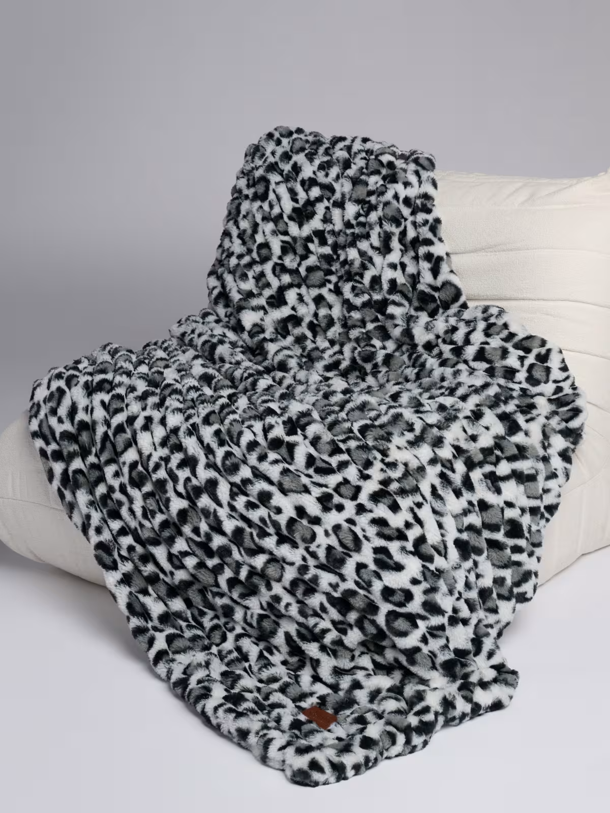 NLFZEK Ultra-Soft Plush Blanket – Cloud-Like Cozy Throw, Stretchy Velvet Blanket for Bed & Sofa