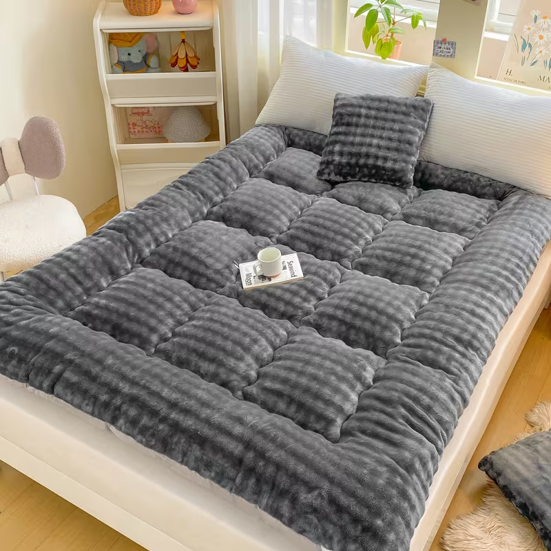 Ultra-Soft Faux Rabbit Fur Mattress – Thick Plush Cozy Bed Mattress, Foldable & Machine Washable, Warm Comfort for Bedroom & Guests