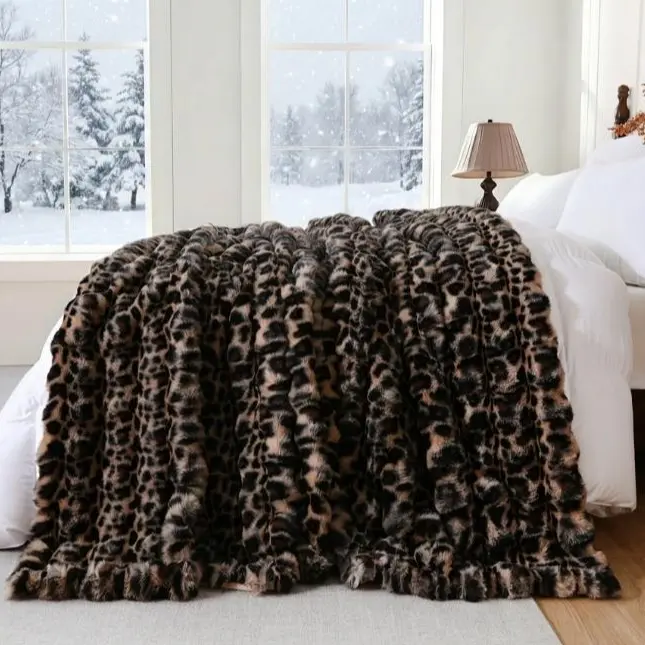 Loisel LuxeBubble Leopard Faux Fur Blanket – Ultra Soft 950GSM Cozy Throw for Sofa, Bed & Home Decor