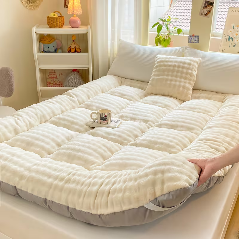 Ultra-Soft Faux Rabbit Fur Mattress – Thick Plush Cozy Bed Mattress, Foldable & Machine Washable, Warm Comfort for Bedroom & Guests