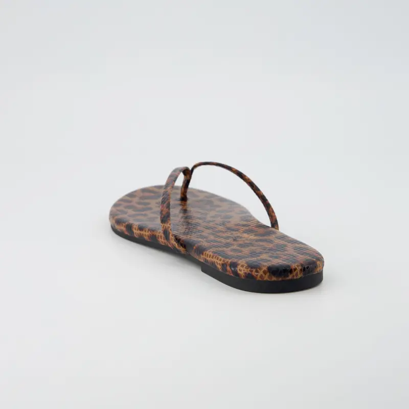 Women's Cushioned Flip Flops | Lightweight Summer Sandals with Soft Footbed for Beach, Travel & Everyday Wear