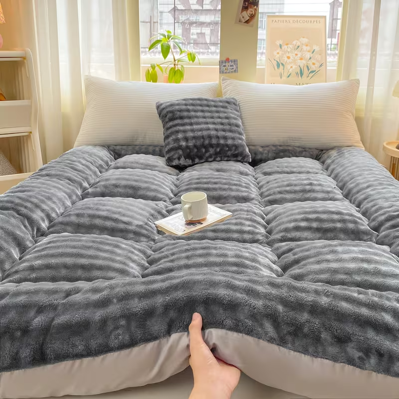 Ultra-Soft Faux Rabbit Fur Mattress – Thick Plush Cozy Bed Mattress, Foldable & Machine Washable, Warm Comfort for Bedroom & Guests