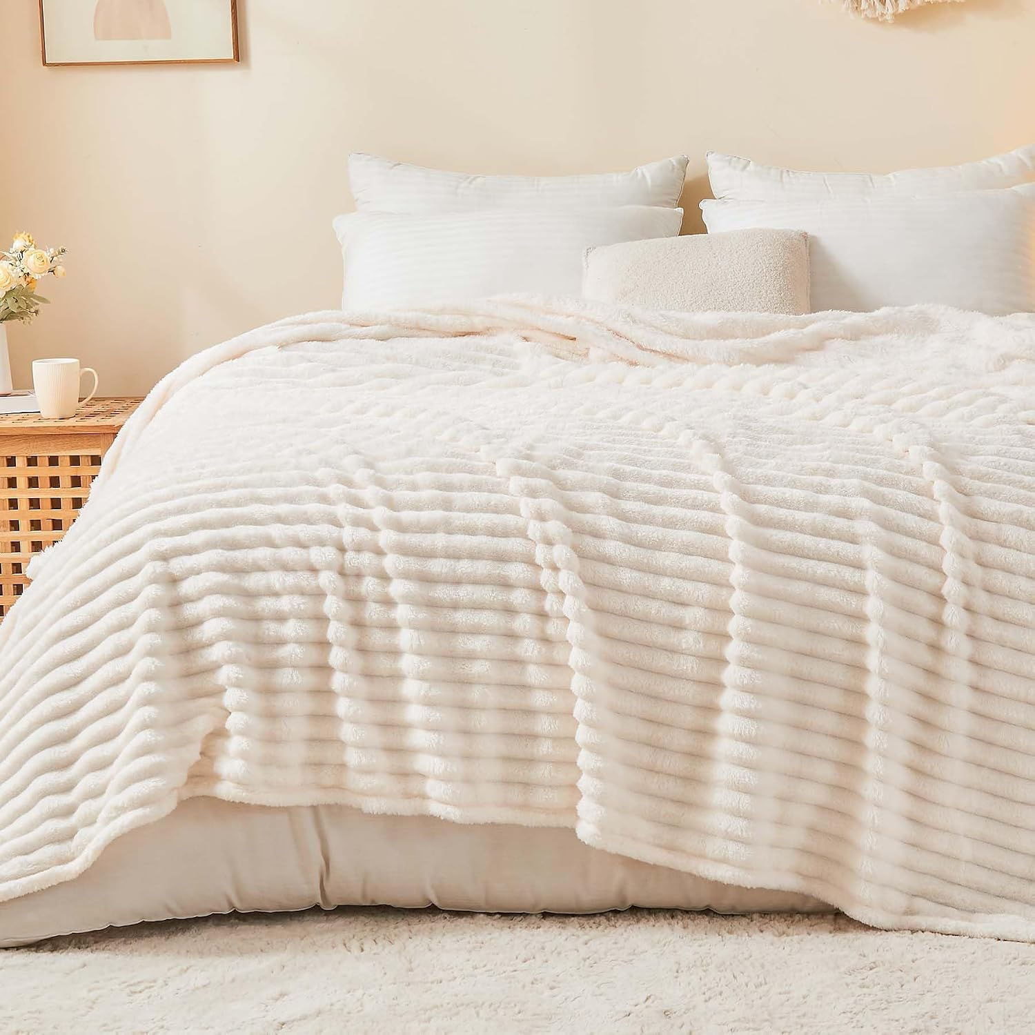 NLFZEK Ribbed Plush Blanket Queen Size – Ultra Soft Fleece Bed Throw, Cream