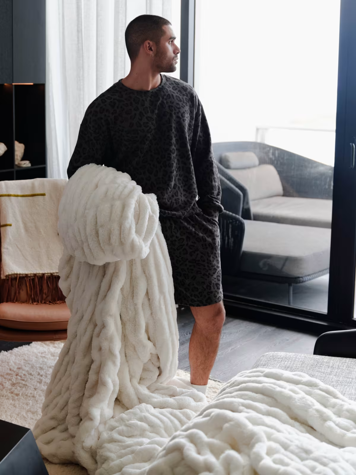 NLFZEK Ultra-Soft Plush Blanket – Cloud-Like Cozy Throw, Stretchy Velvet Blanket for Bed & Sofa