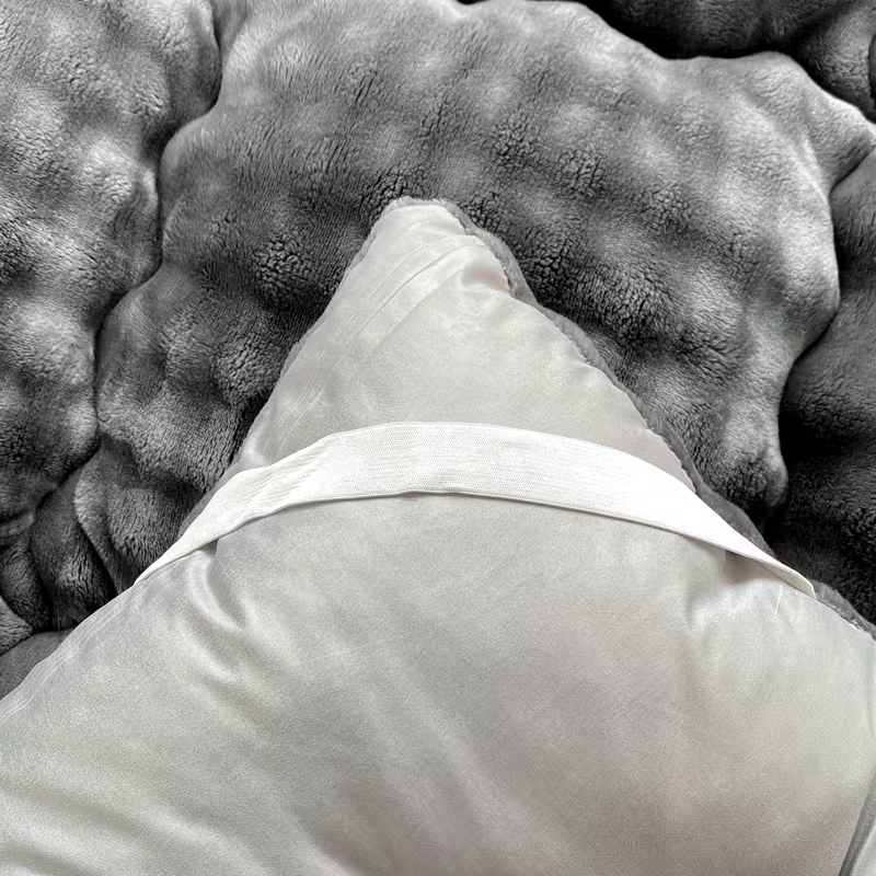 Ultra-Soft Faux Rabbit Fur Mattress – Thick Plush Cozy Bed Mattress, Foldable & Machine Washable, Warm Comfort for Bedroom & Guests