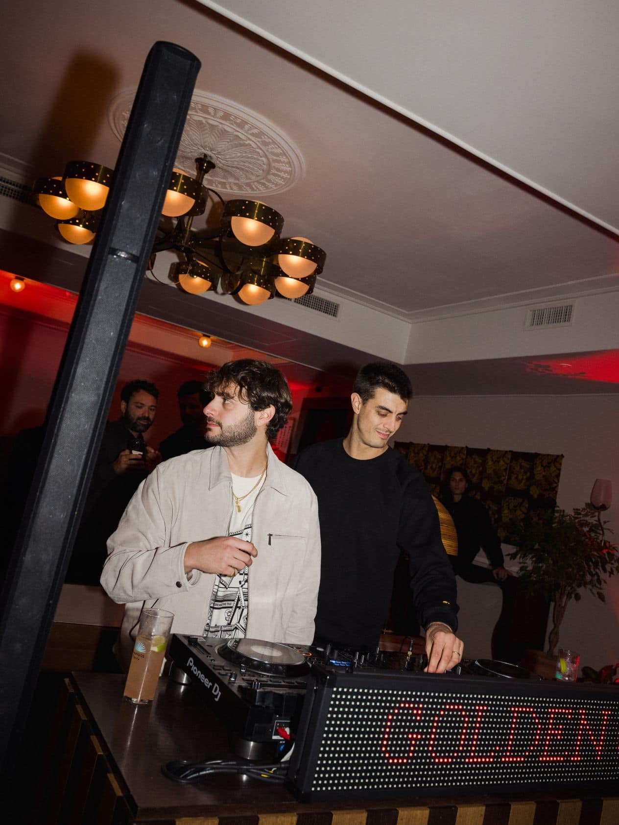 a-moment-of-dj-set