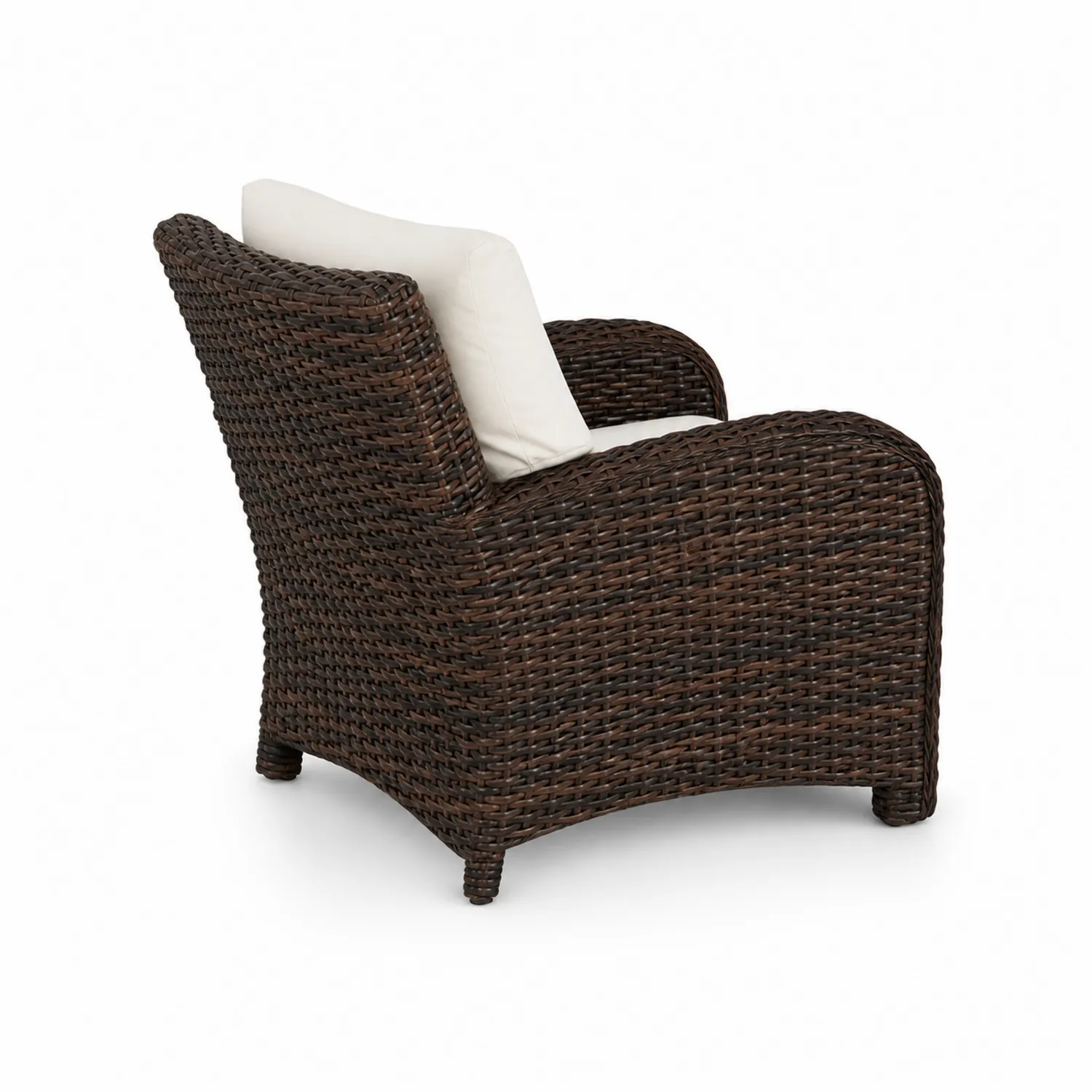 Fauteuil d'extérieur en rotin marron avec coussin beige