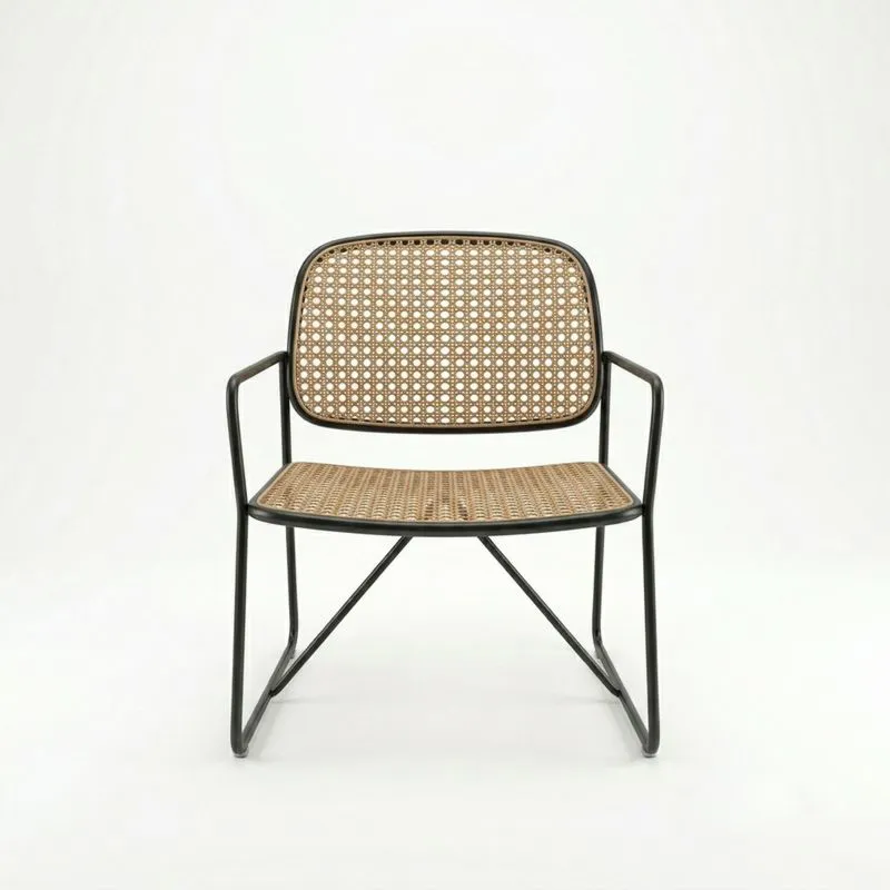 Silla de mimbre y metal con estructura de acero-seltrivaria