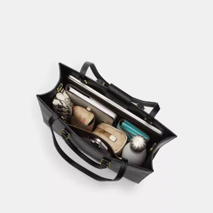 Maggie Tote Bag In Signature Leather