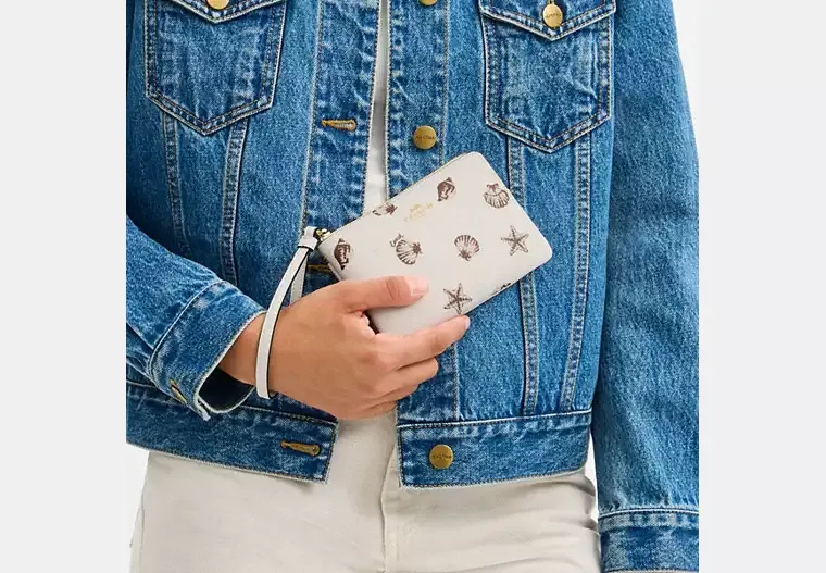 Corner Zip Wristlet With Shell Print