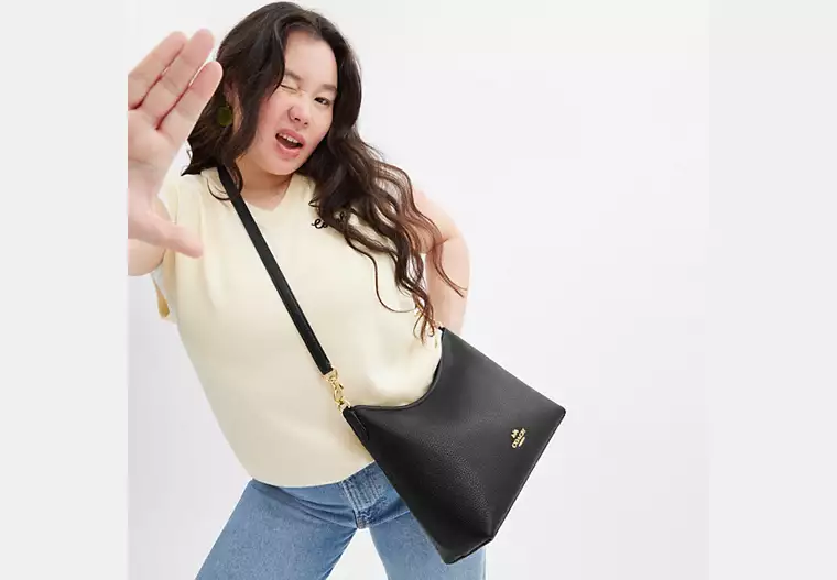 Laurel Shoulder Bag In Signature Canvas