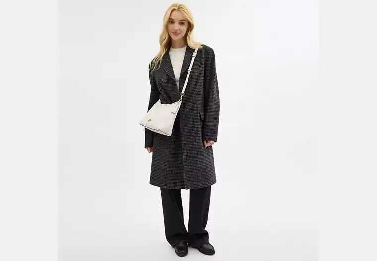 Laurel Shoulder Bag In Signature Canvas
