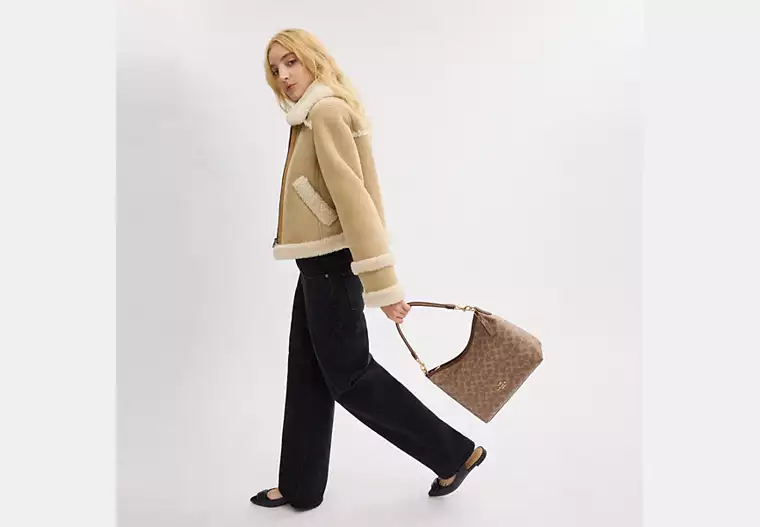 Laurel Shoulder Bag In Signature Canvas