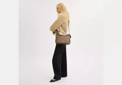 Laurel Shoulder Bag In Signature Canvas