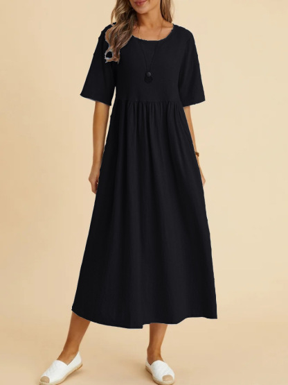Locker sitzendes, kurzärmeliges Midikleid aus Baumwolle und Leinen mit Rundhalsausschnitt.