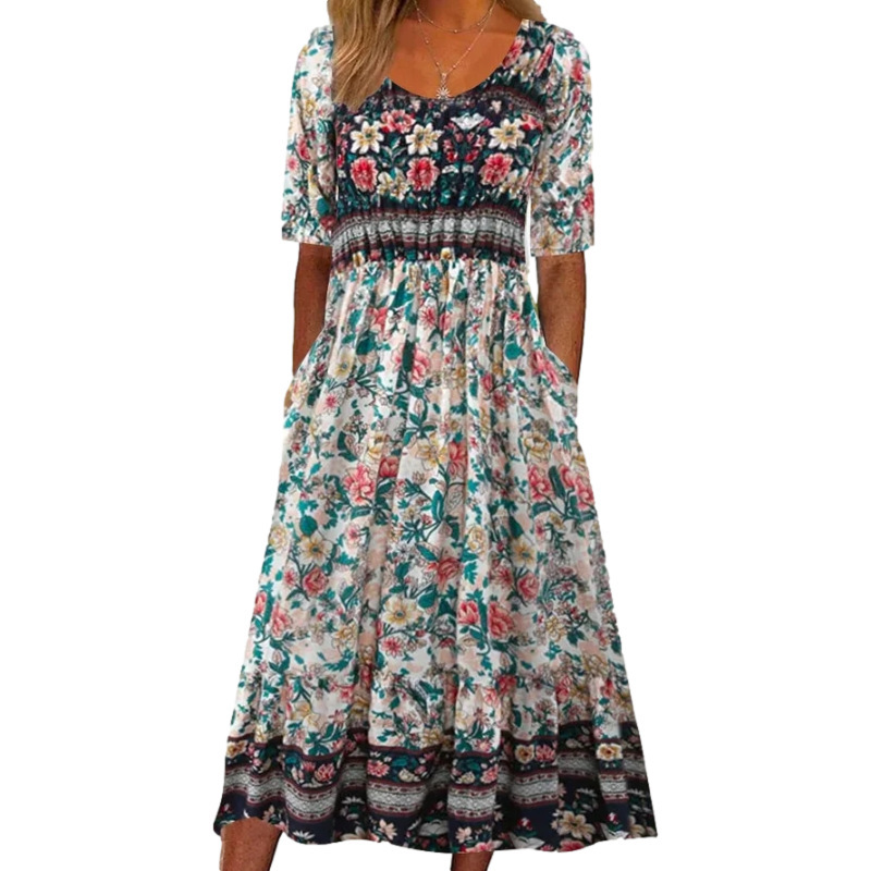 Damenkleid mit Rundhalsausschnitt, kurzen Ärmeln und Boho-Muster