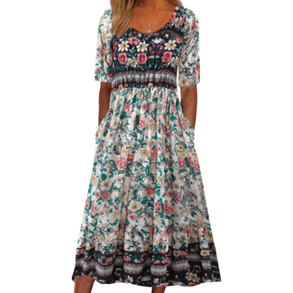 Damenkleid mit Rundhalsausschnitt, kurzen Ärmeln und Boho-Muster