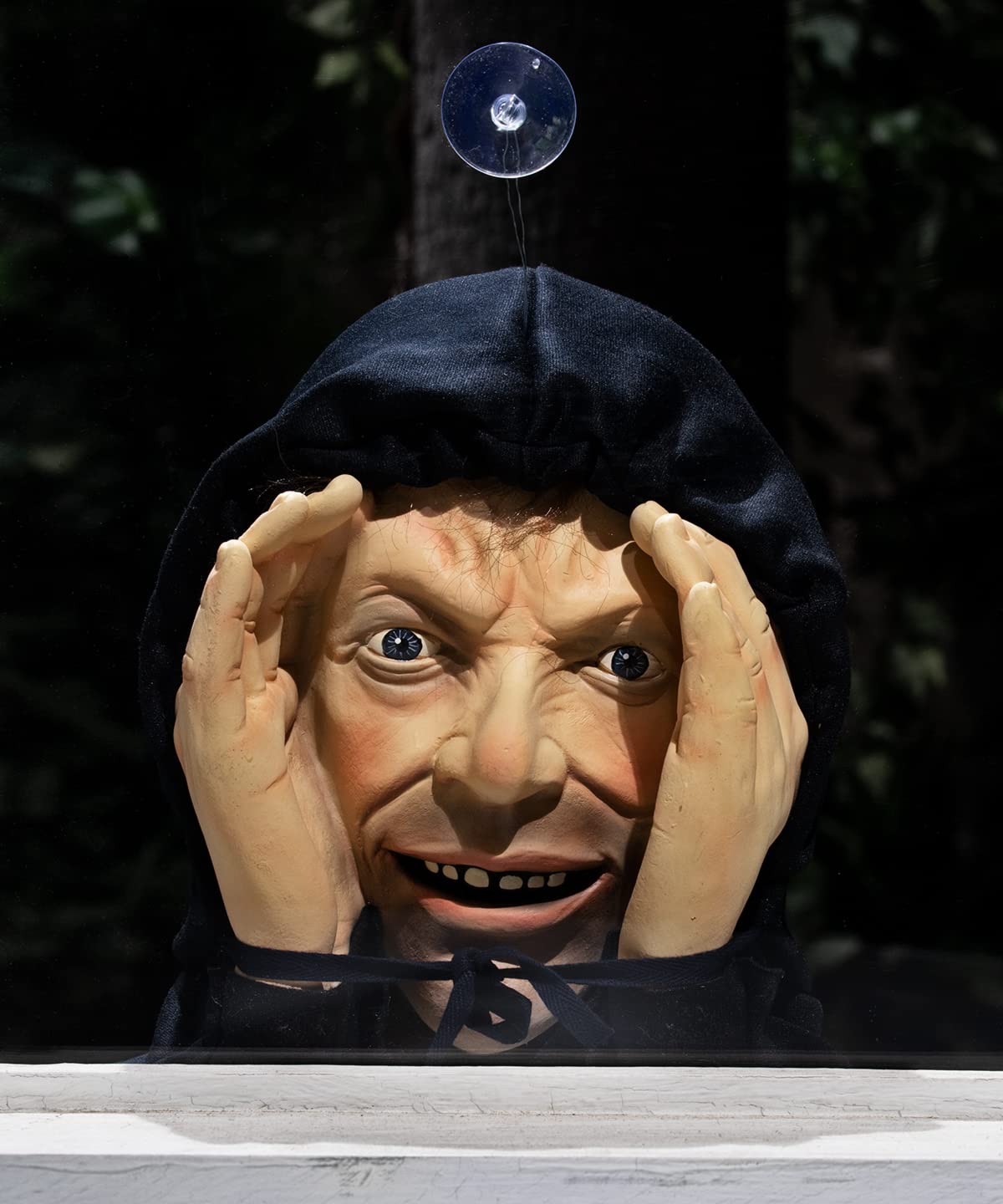 Scary Peeping Halloween Window Decoration – Creepy Peeper Hanging Mask for Indoor & Outdoor Décor