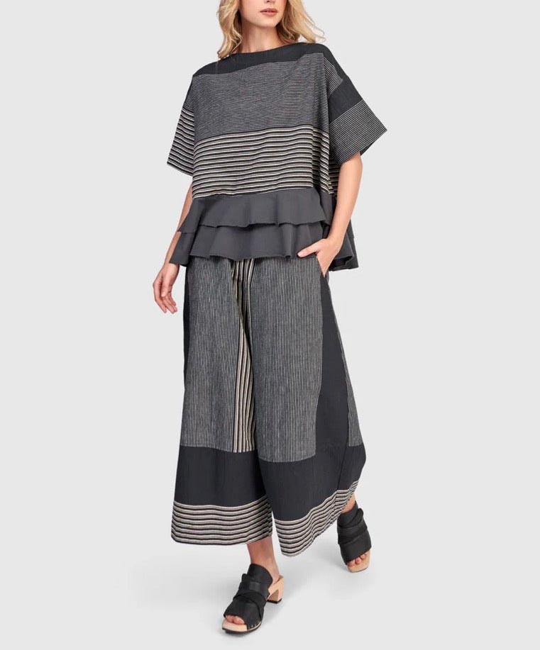 Women's Loose Casual Striped Two-Piece Set with Tiered Hem Top & Wide-Leg Pants