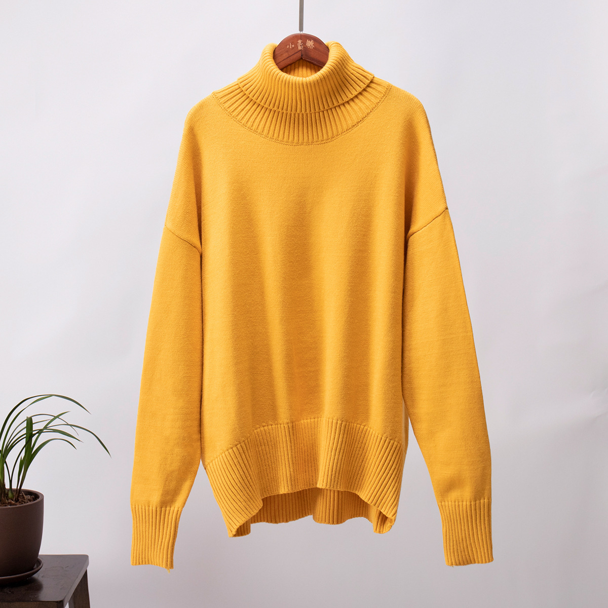 Loose knitted pullover sweater for women